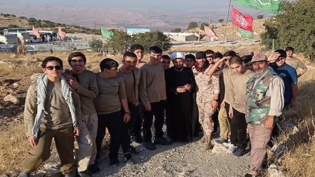 تصاویری از کاروان راهیان نور دانش آموزی در مناطق جنگی کرمانشاه
