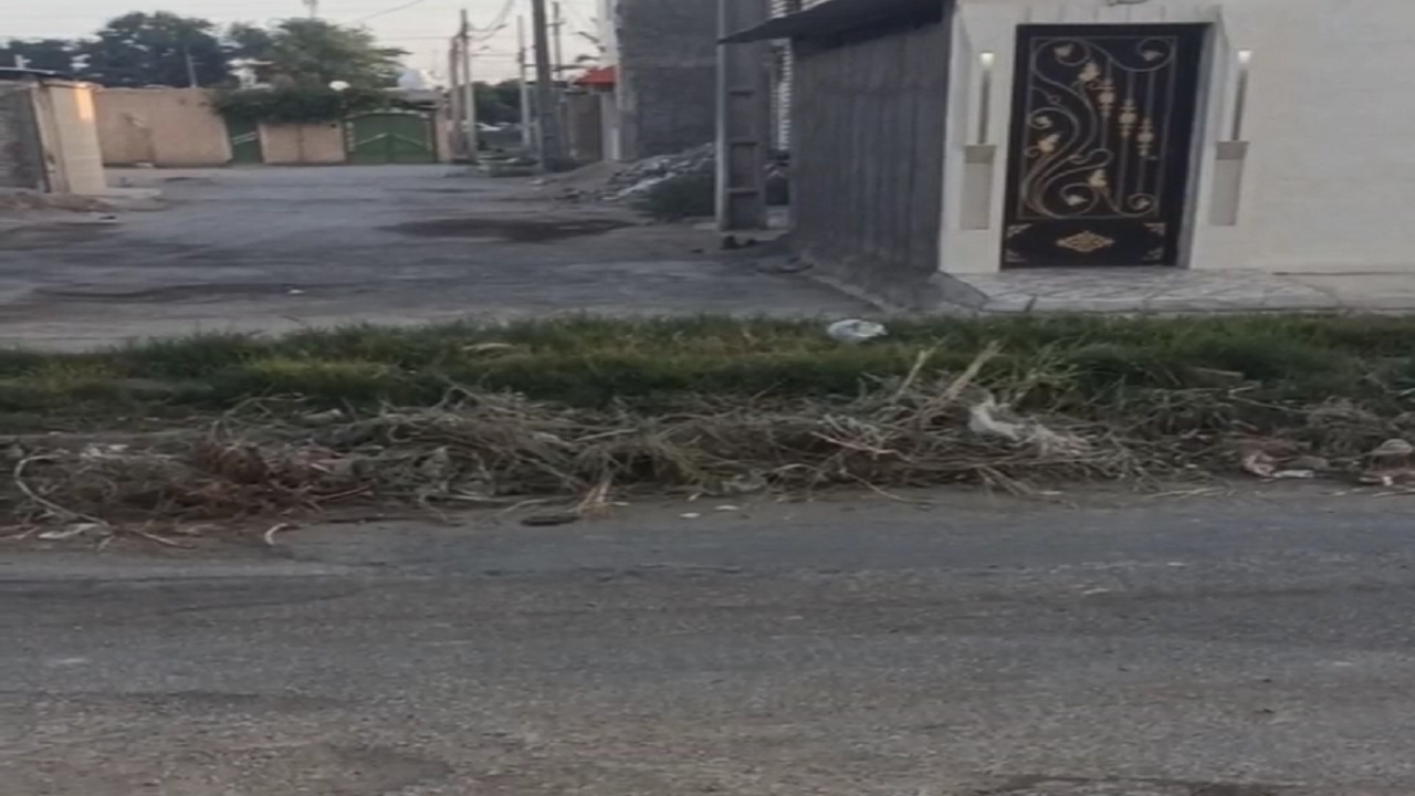 کلافگی ساکنان ایستگاه ۱۲ آبادان از لایه روبی نامناسب و آلودگی معابر + فیلم