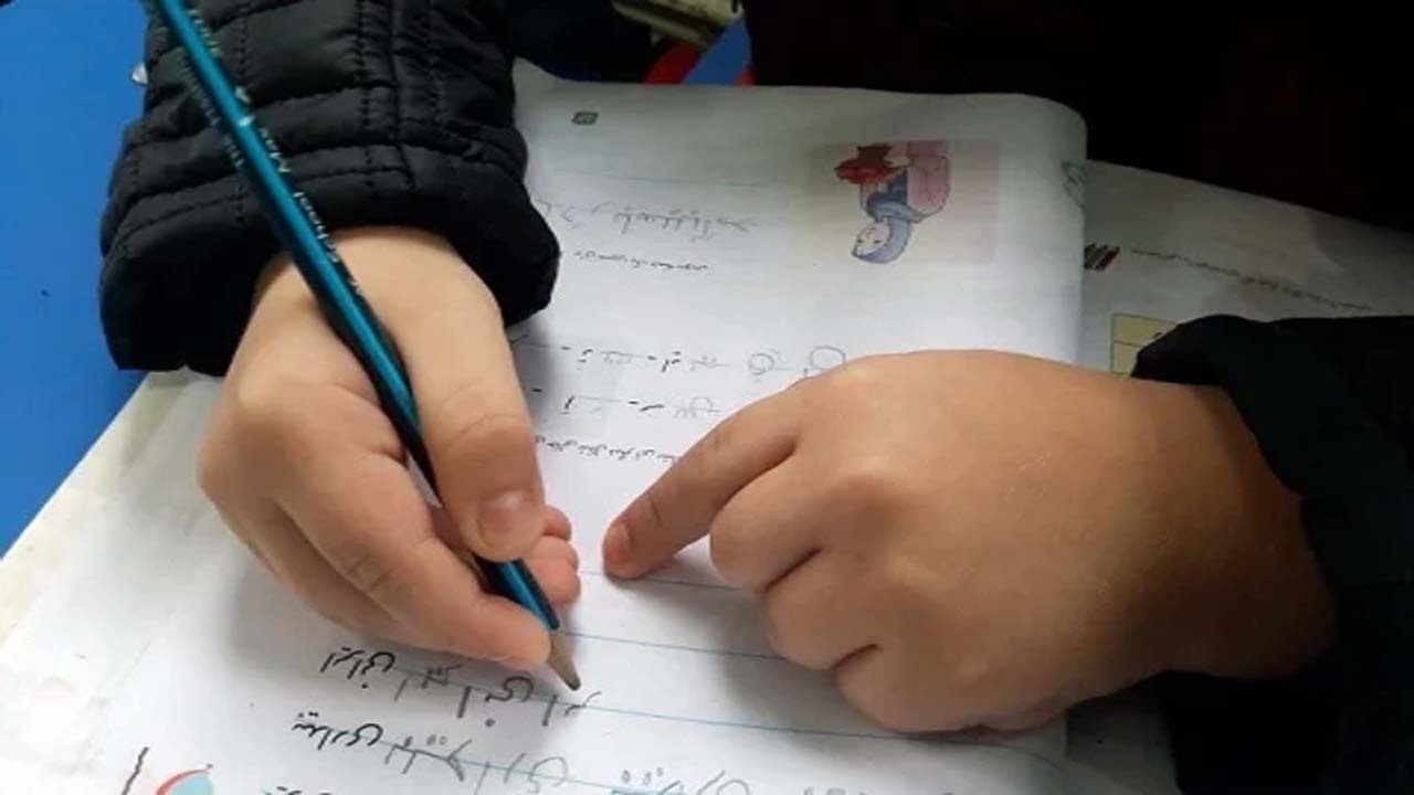 دلایل بدخطی دانش‌آموزان