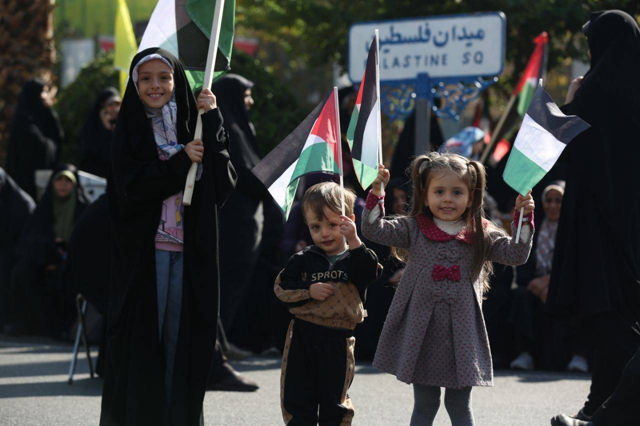 حضور کودکان در مراسم راهپیمایی