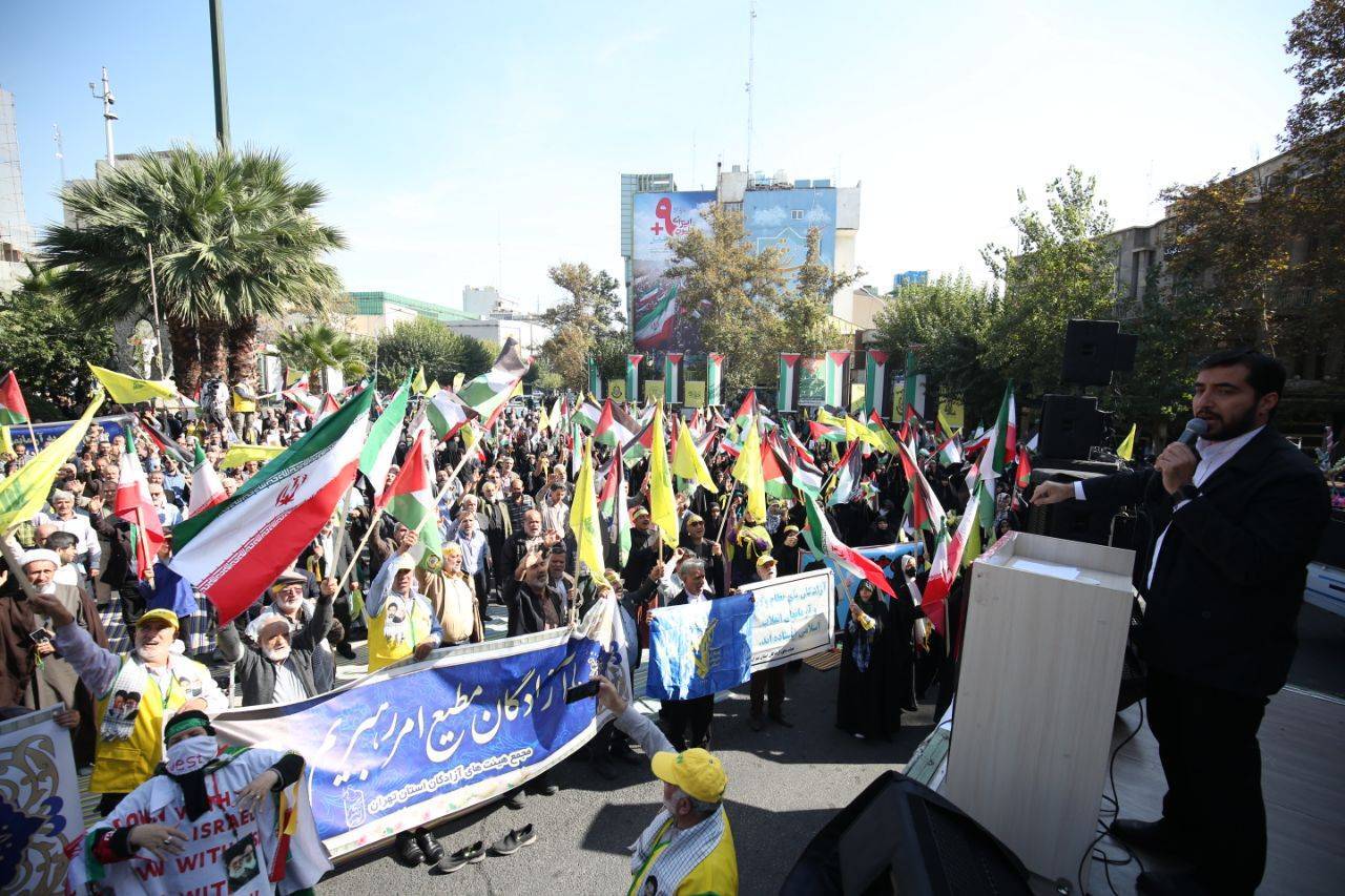 مراسم راهپیمایی در حمایت از مردم فلسطین