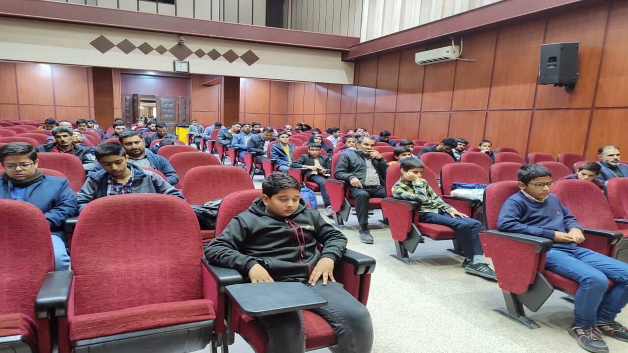برگزاری مرحله استانی مسابقات سراسری قرآن و عترت بسیج خراسان رضوی در مشهد