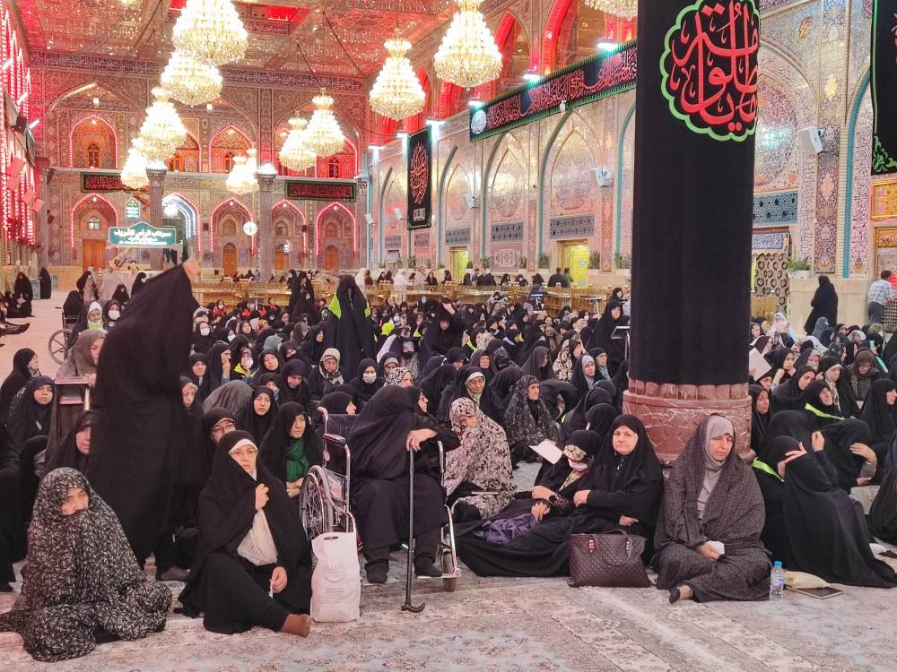 مراسم بعثه مقام معظم رهبری در حرم امام حسین (ع) در کربلای کعلی