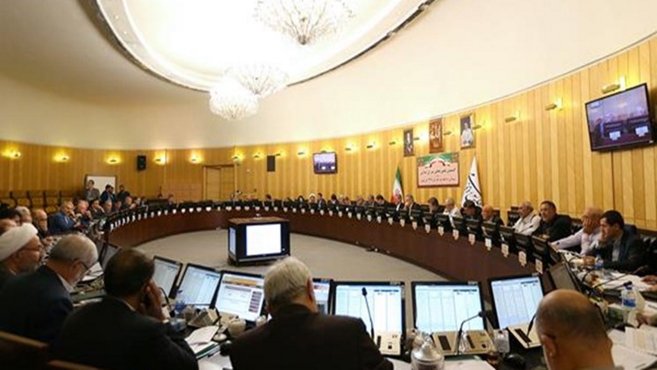 ارجاع بند مربوط به اعطای مجوز جذب دانشمندان غیرایرانی در برنامه هفتم به کمیسیون تلفیق