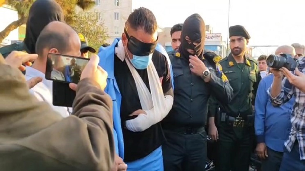 بازسازی صحنه تیراندازی خواستگار عصبی در یک داروخانه + فیلم