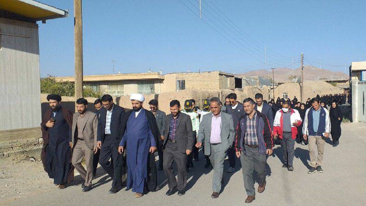 همایش پیاده روی مدیران ودانش آموزان در کوهبنان