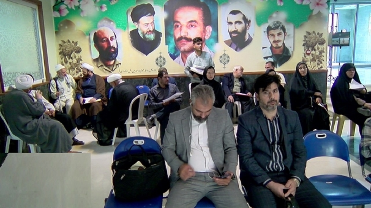 دیدار بی واسطه استاندار با مردم استان قم و پیگیری مشکلات بیش از ۵۰ نفر