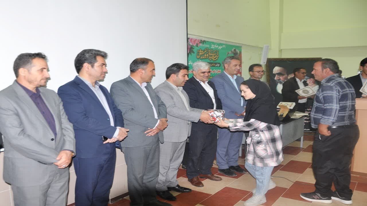 تجلیل از قهرمانان و مدال آوران شهرستان چهاربرج