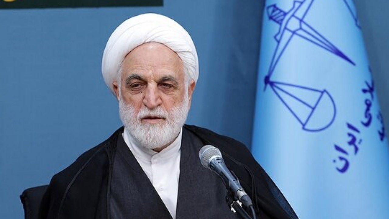 دانشگاه نباید یک فضای بسته باشد