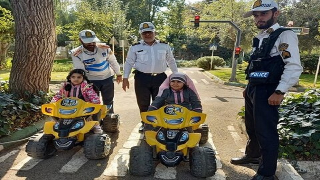 آموزش مسائل ترافیکی به دانش‌آموزان کرجی