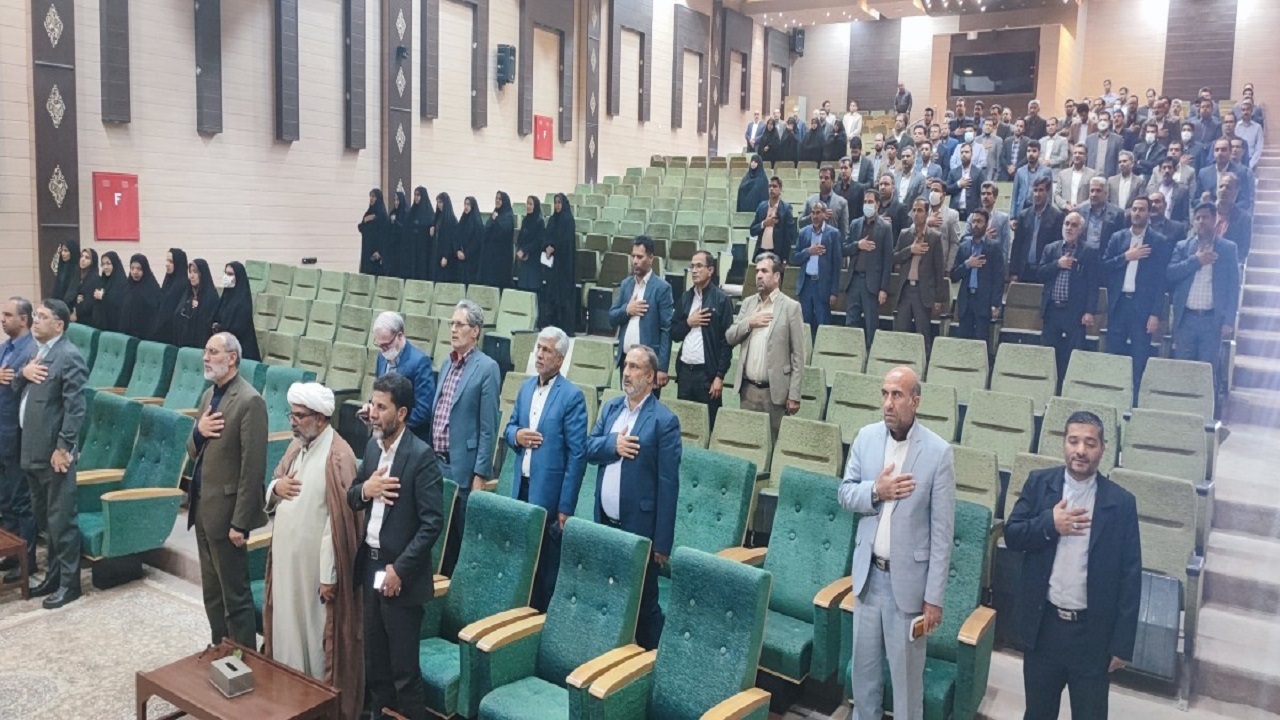 شأن و وظیفه همه ما خدمتگزاری مردم و مخاطبان است