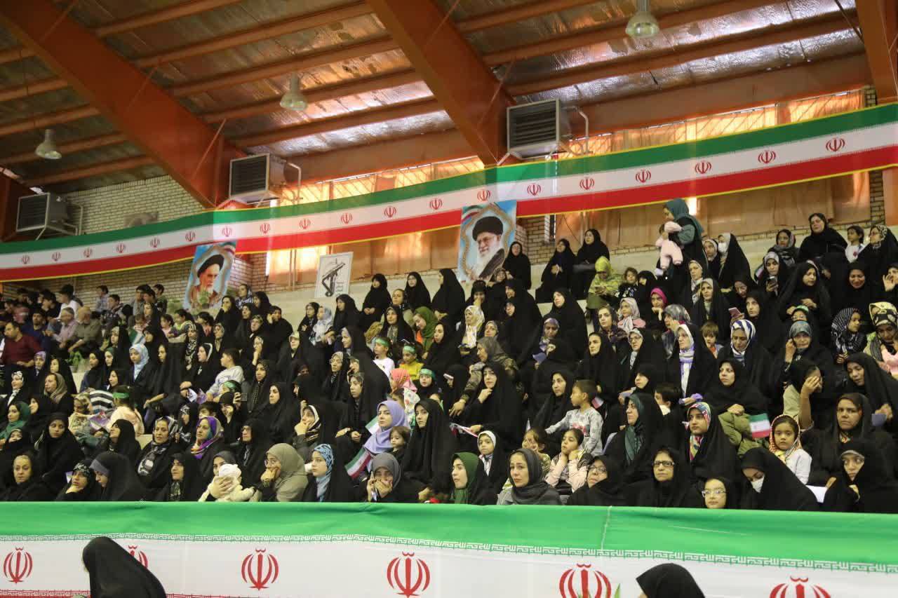 اجتماع بزرگ خانوادگی یاران مهدی در نراق به روایت تصاویر