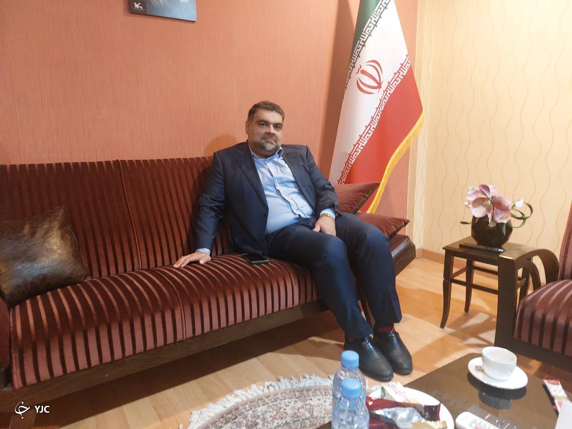 در انتخابات شورای شهر تهران از یک جریان سه لیست منتشر شد/اگر کسی بخواهد به شورای ائتلاف بپیوندد سعی میکنیم گذشته را فراموش کنیم/ آقای کواکبیان اعلام کند که چرا در مجلس یازدهم رای نیاورده است/شورای ائتلاف با سر لیستی محمدباقر قالیباف در انتخابات شرکت خواهد کرد/ اگر جریان مقابل روی کار آمد لطفا دیگر غر نزند!