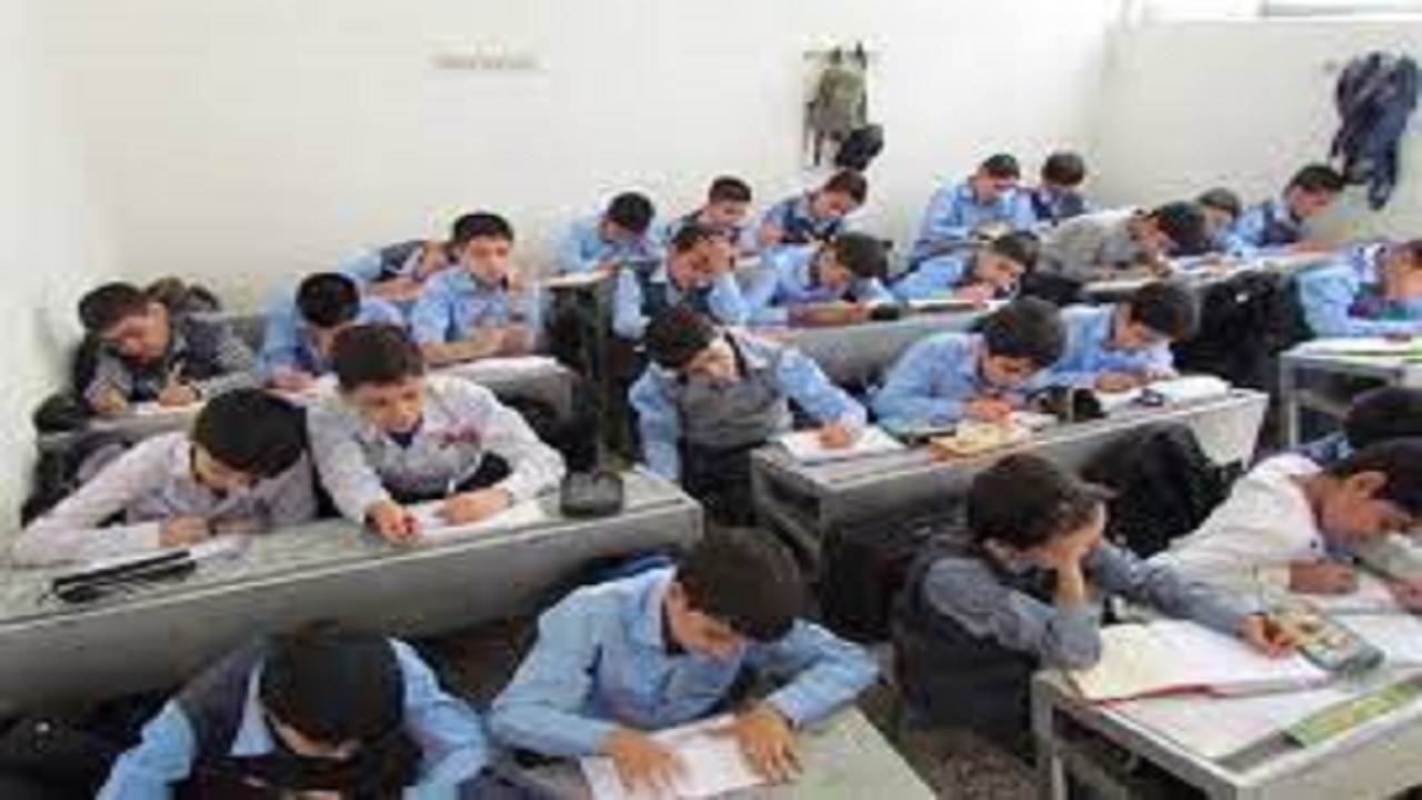 تاکید نماینده ولی فقیه در استان بر تعلیم مبانی معرفتی در مدارس