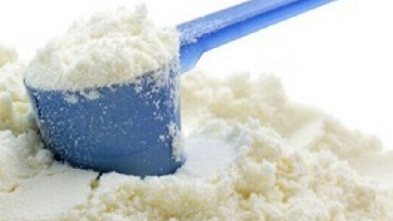 ترخیص و توزیع یک میلیون و  ۱۰۰ هزار قوطی شیر خشک وارداتی از گمرکات کشور