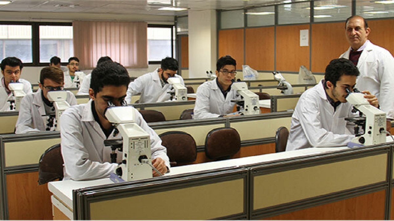 آغاز فعالیت ۵۳ پزشک متخصص جدید در سیستم درمانی خراسان شمالی