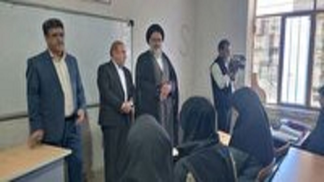 لزوم فراگیری بصیرت و عزت ملی در کنار تحصیل دانش آموزان