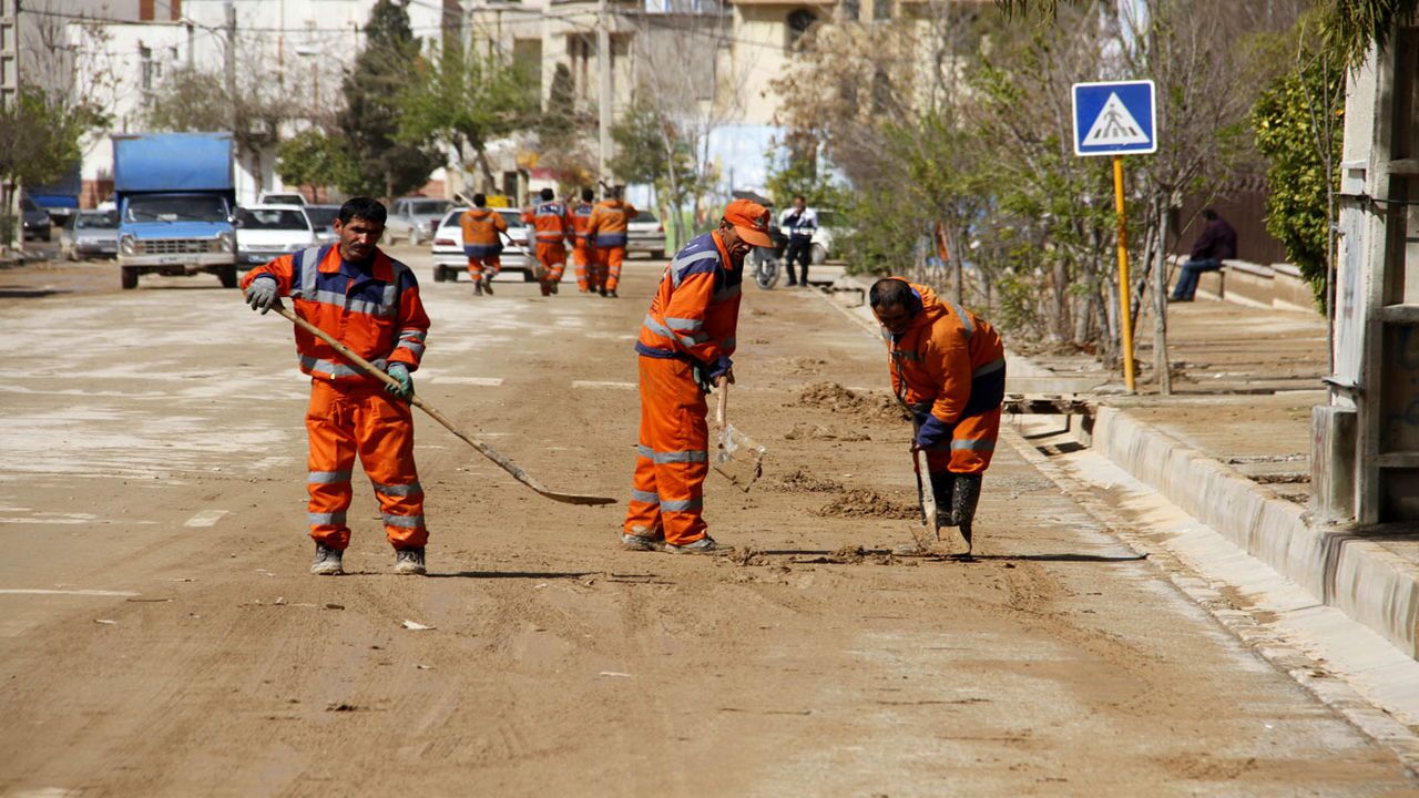 اتمام عملیات پاک سازی معابر مناطق سیل زده کالپوش و رضوان