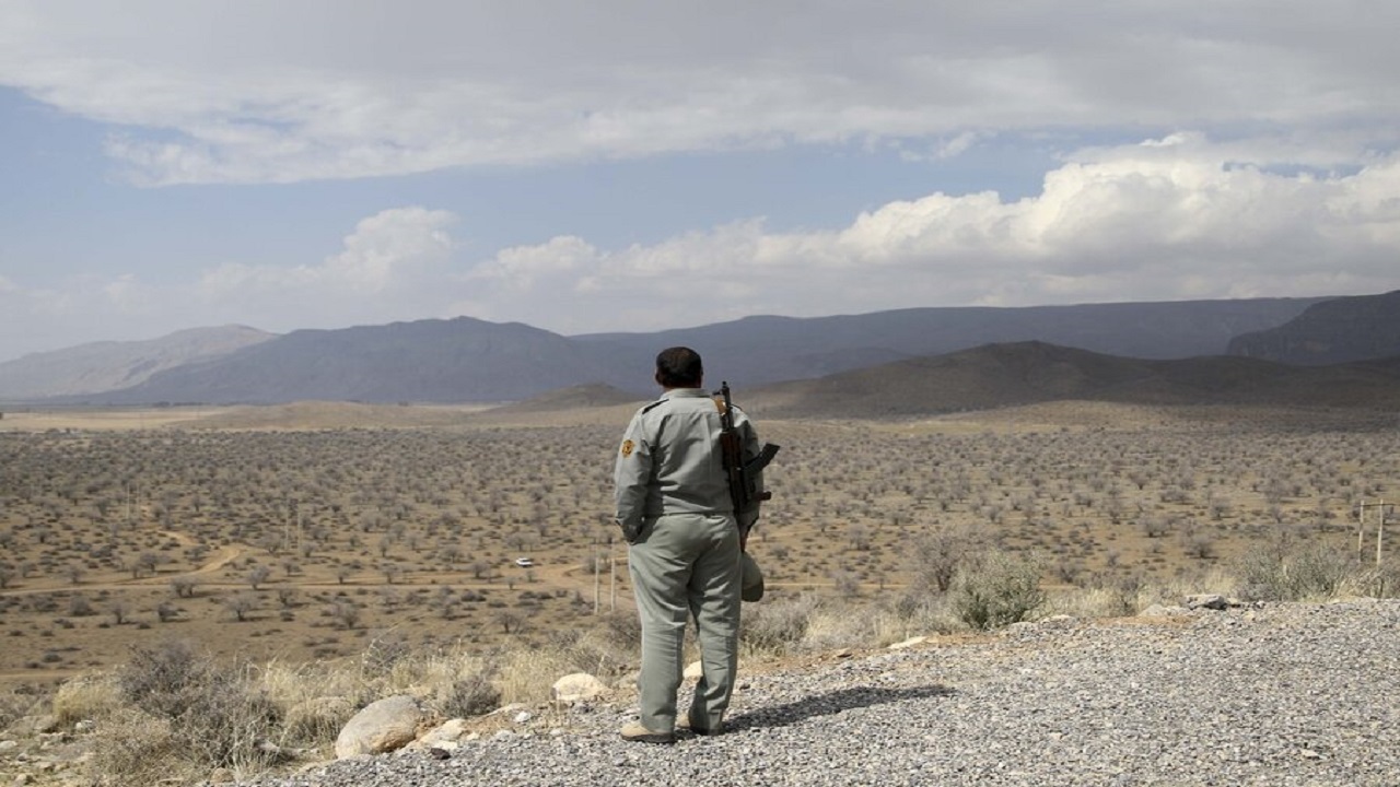 دستگیری شکارچیان متخلف در کوهستان شیرکوه