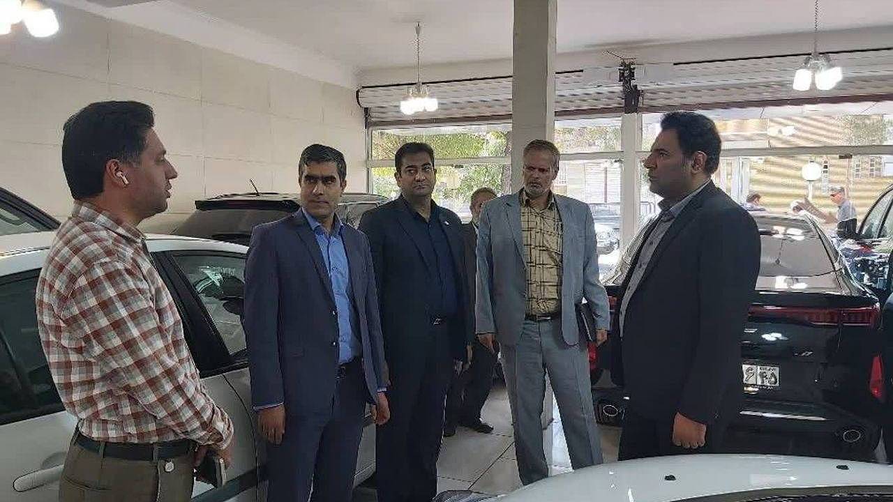 پلمب ۴ نمایشگاه خودروی متخلف در کرمان