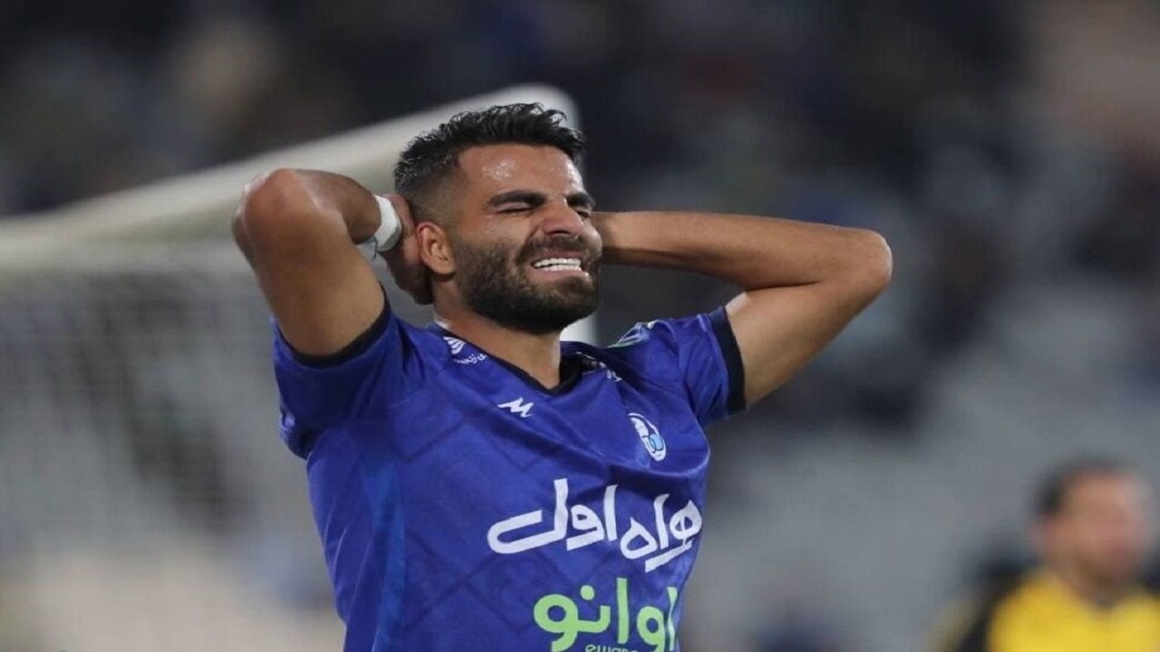 احتمال دوری نسبتا طولانی مرادمند از میادین