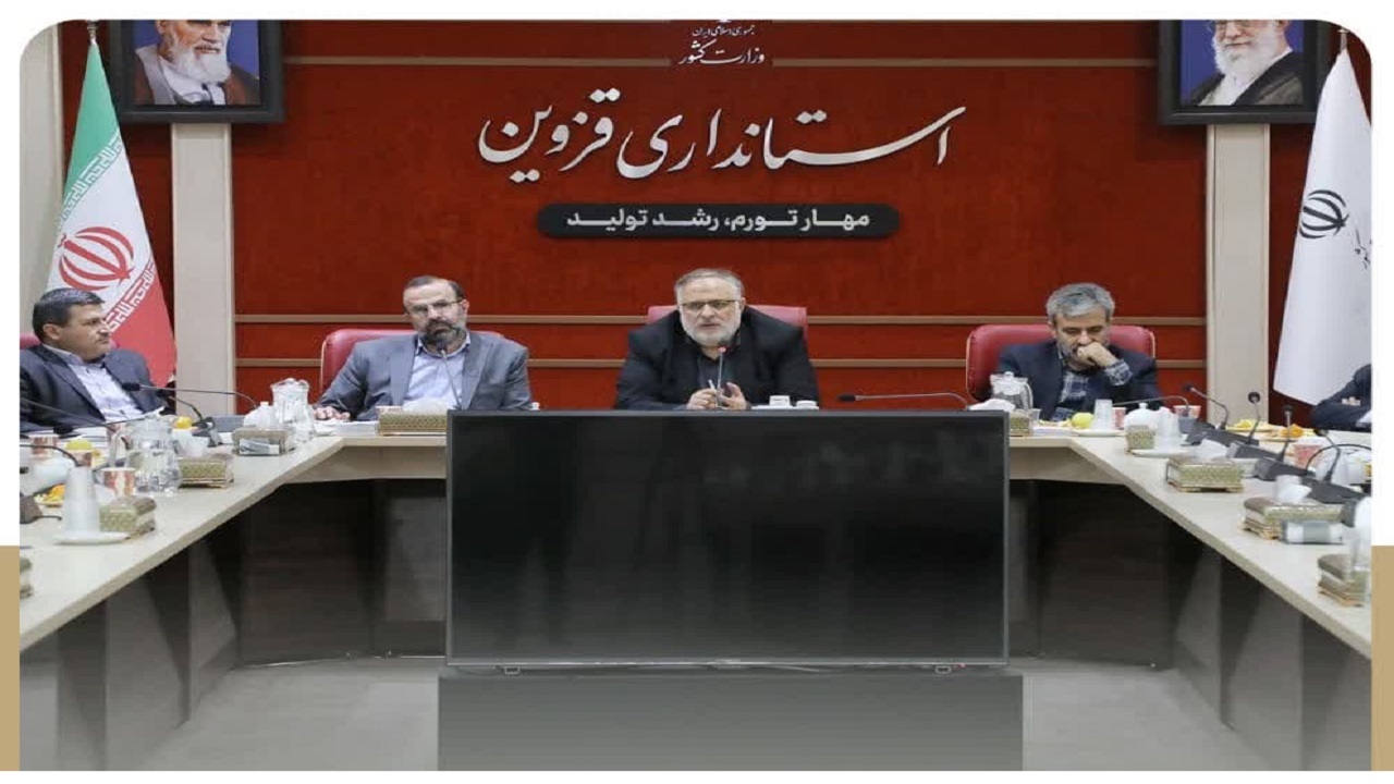 در یک فرایند مردمی معتمدین مردم در هیئت‌های اجرایی برگزار کننده انتخابات هستند