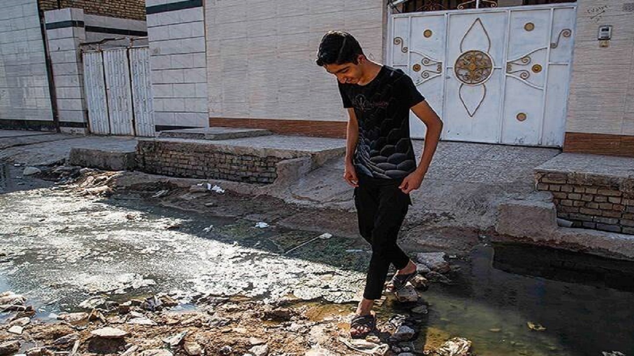 حال و روز ناخوش اهالی محله کرناچی کرمانشاه با جوشش فاضلاب در معابر + فیلم