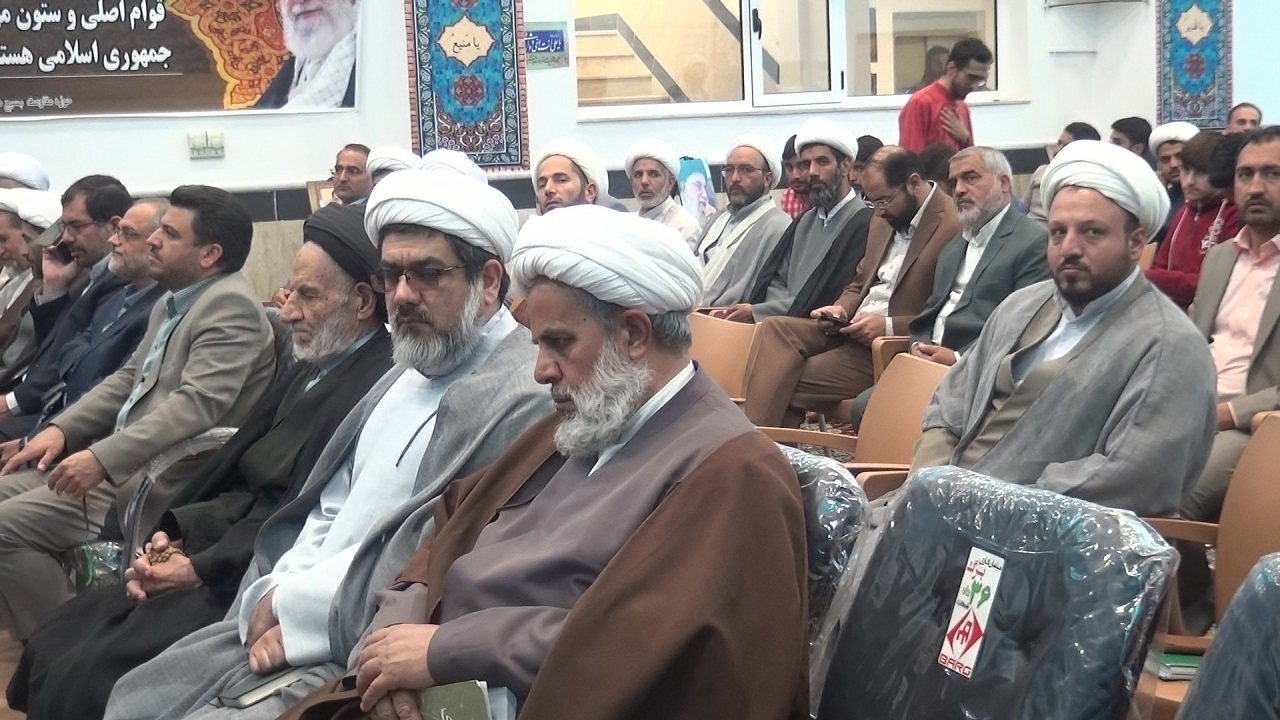 فضای مجازی راهی برای ضربه زدن دشمن به جوانان است