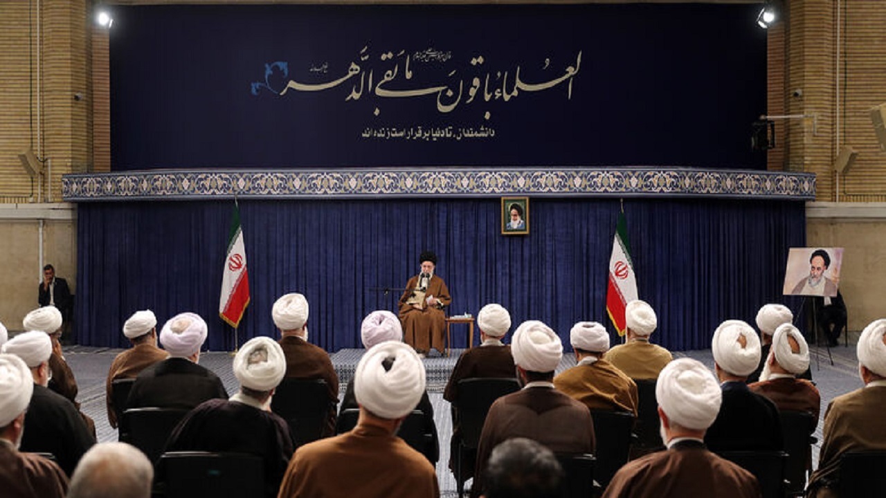 تشکیل پایگاه فکری تهاجمی را از علامه طباطبائی یاد بگیریم