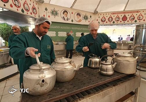خدمت رسانی خادمیاران هرمزگانی به زائران حرم رضوی