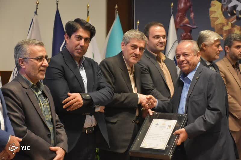 آیین تجلیل از صنعتگران و معدن کاران نمونه فارس برگزار شد + تصاویر