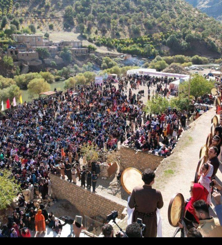 جشن و سرور اهالی روستای دلمرز در جشن انار