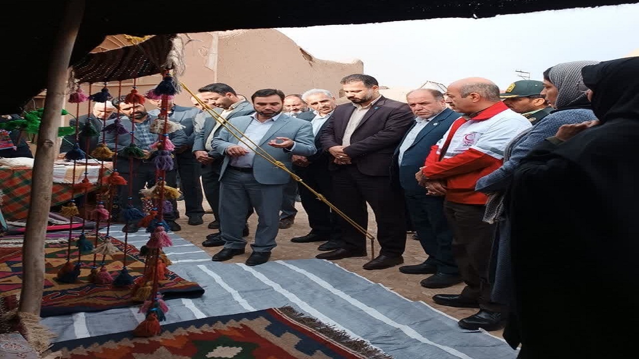 باز شدن درب نمایشگاه هفته فرهنگی خوسف