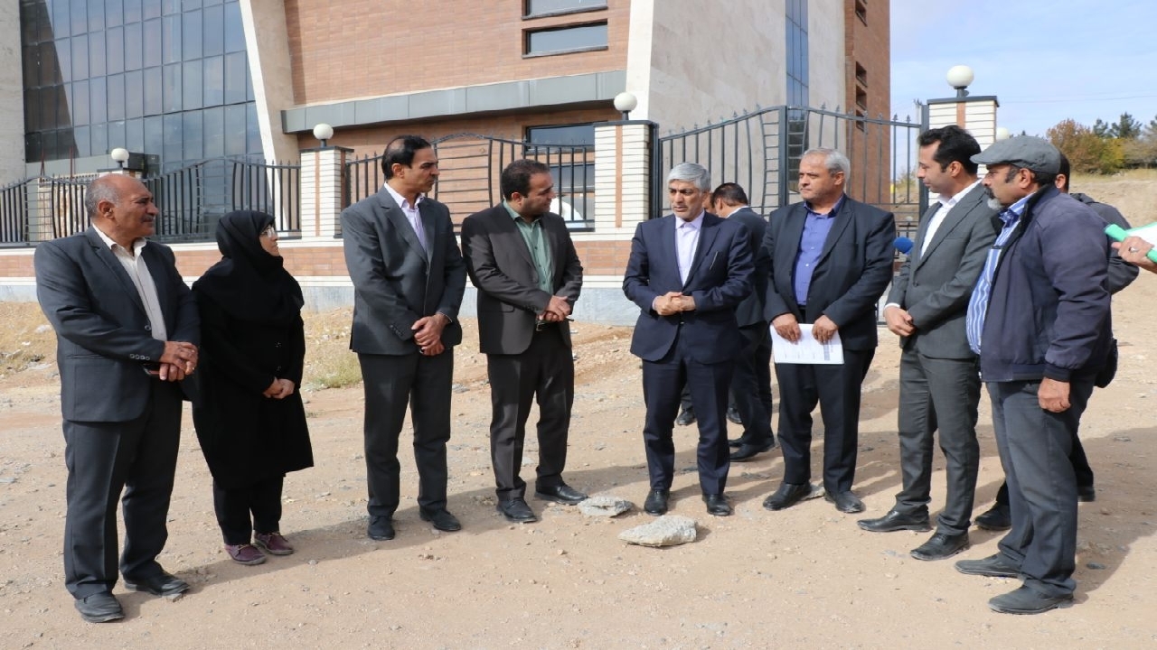 بازدید وزیر ورزش و جوانان از اماکن ورزشی چهارمحال و بختیاری