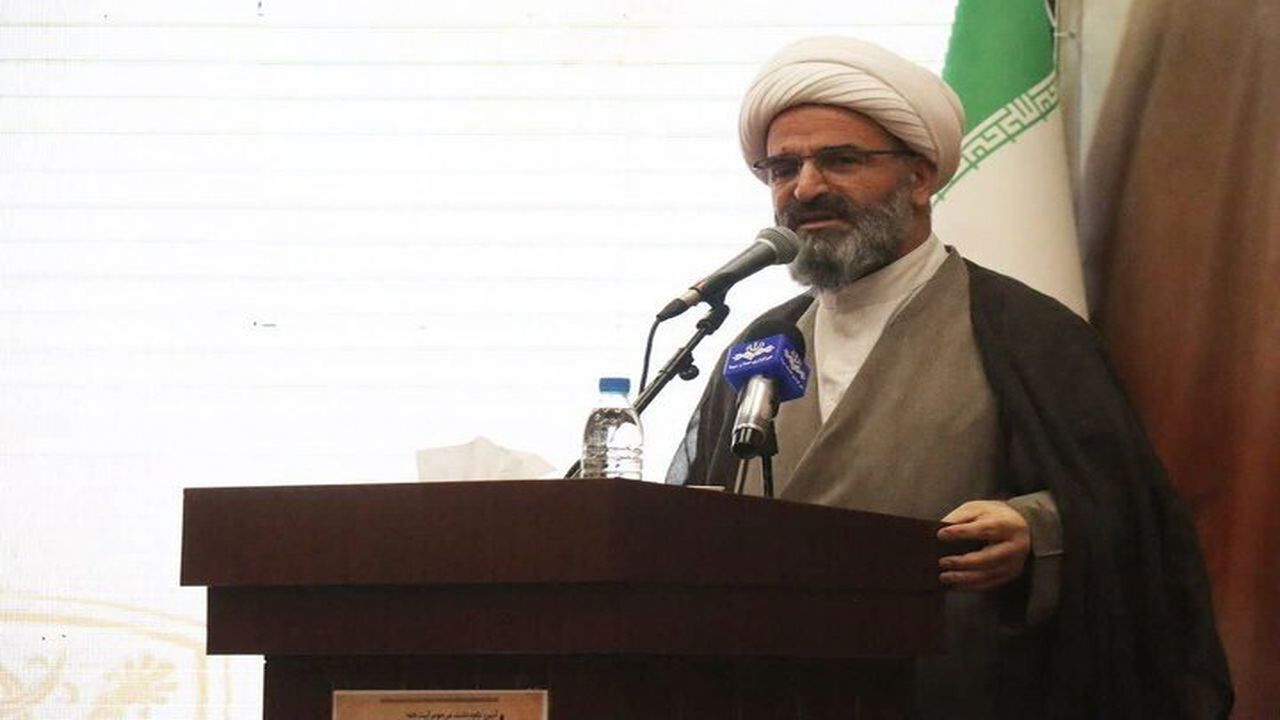 ۴۰ کتاب و مقاله از آیت الله اختری به یادگار مانده است