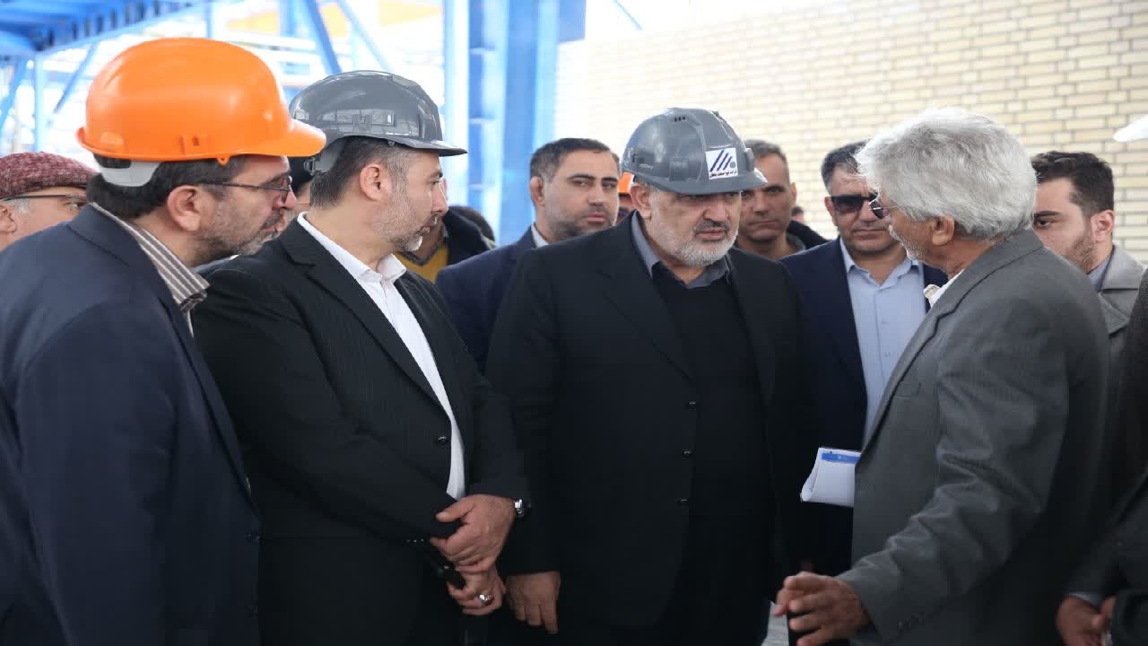 صنعتگران فرماندهان جبهه اقتصادی در کشور می‌باشند
