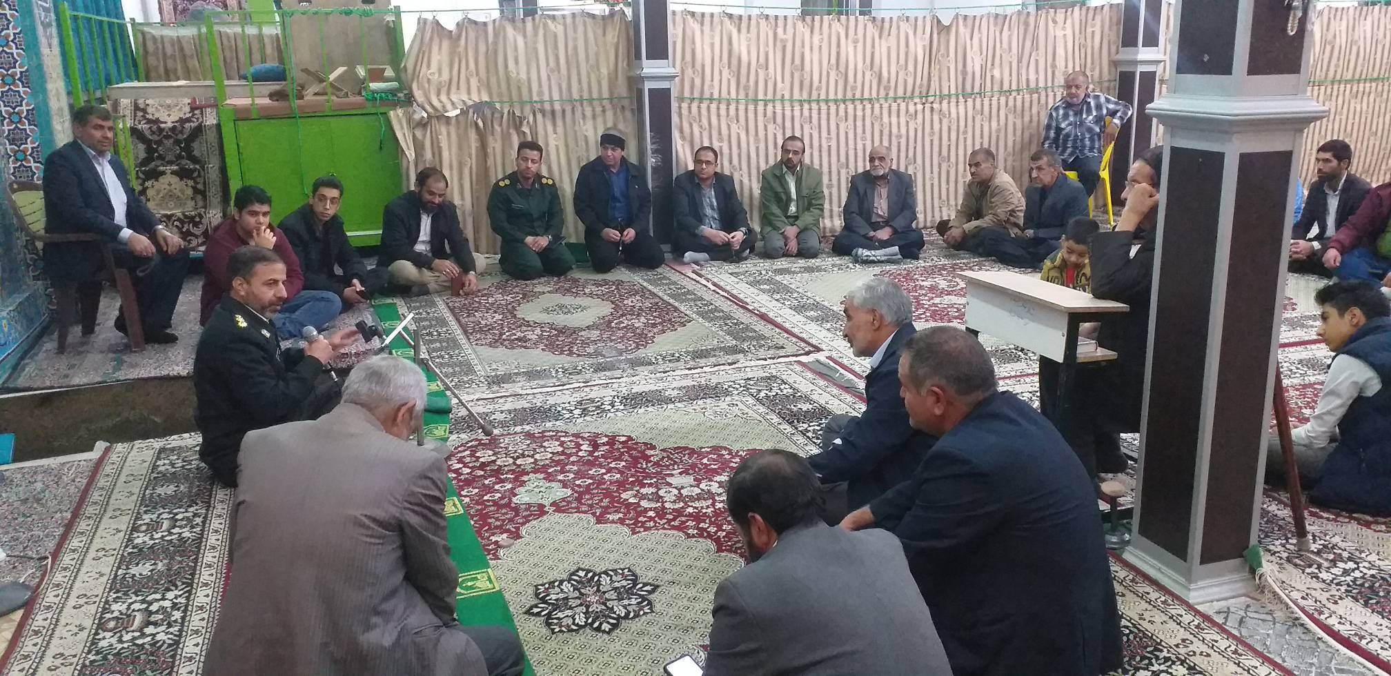 دشمن تمام توان خود را برای منحرف کردن نسل جوان به کار بسته است