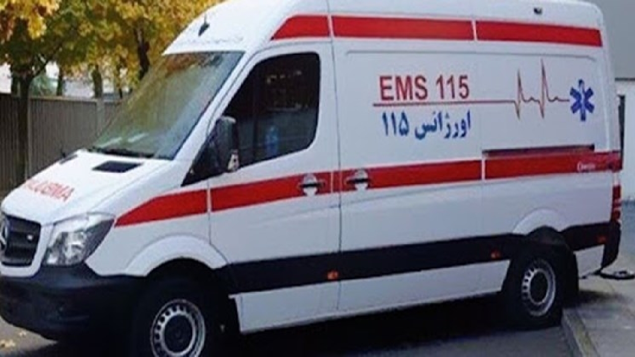 مسمومیت ۳ نفر با گاز منتشر شده از فاضلاب در اهواز