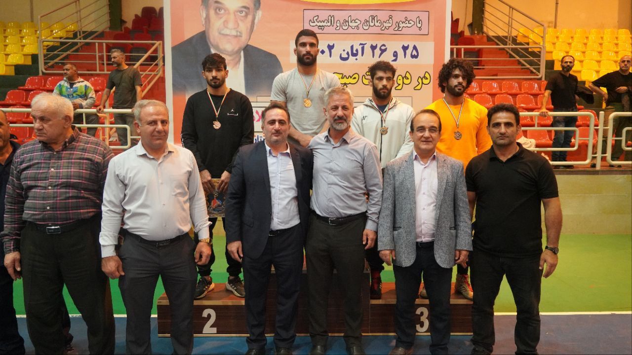 نتایج روز نخست مسابقات کشتی آزاد بزرگسالان مازندران