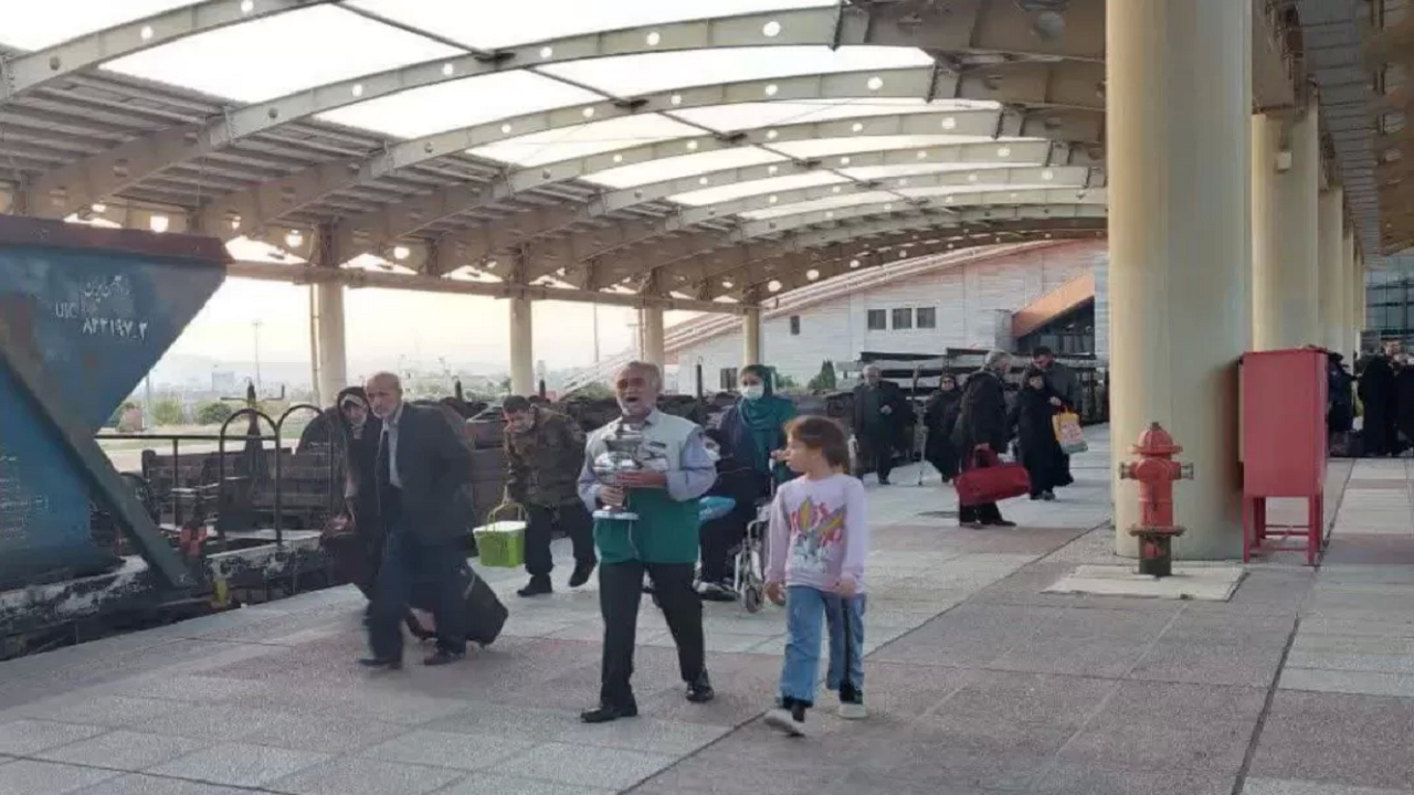اعزام ۳۶ زائر اولی به مشهد مقدس