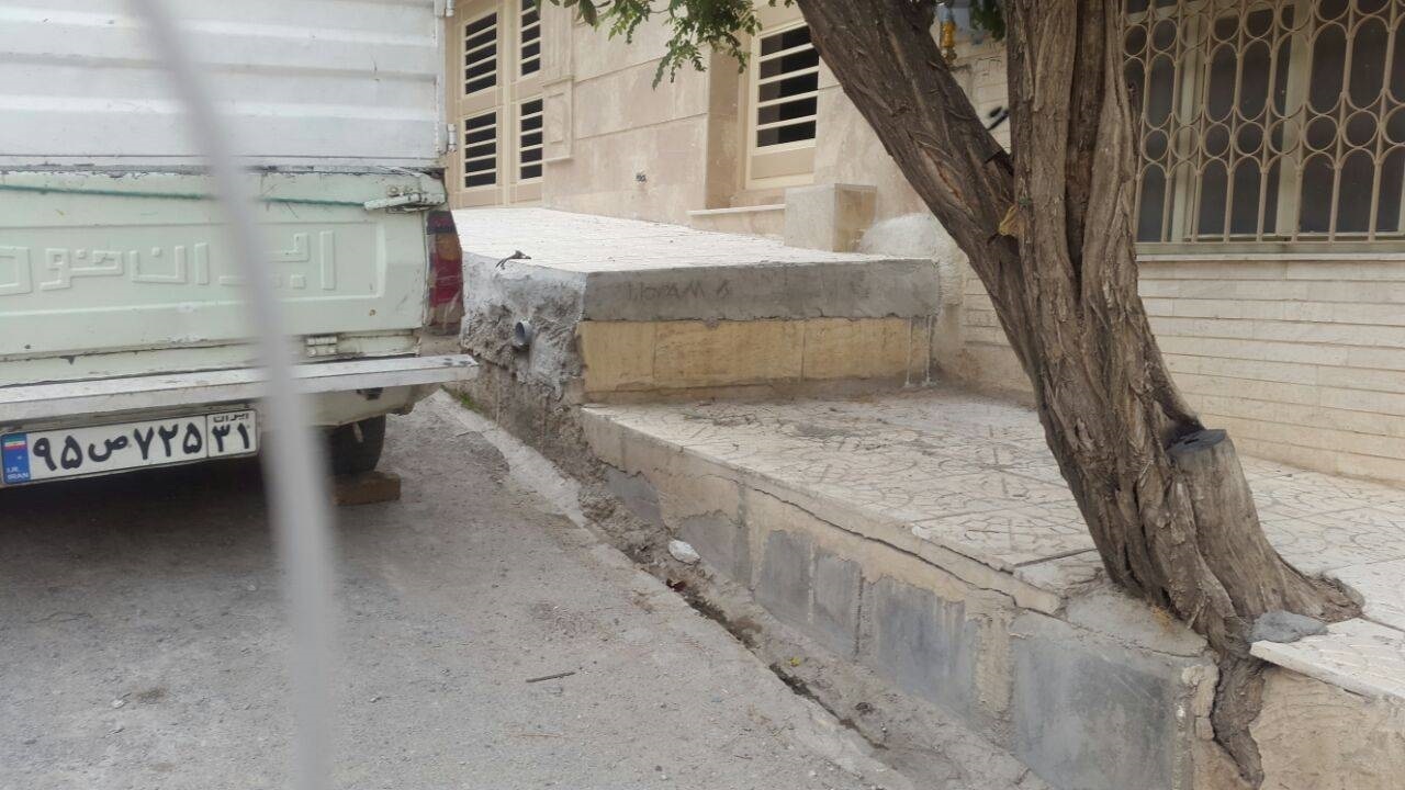 گزارش تصویری از وضعیت نامناسب پیاده روی محله قاضی آباد خرم آباد