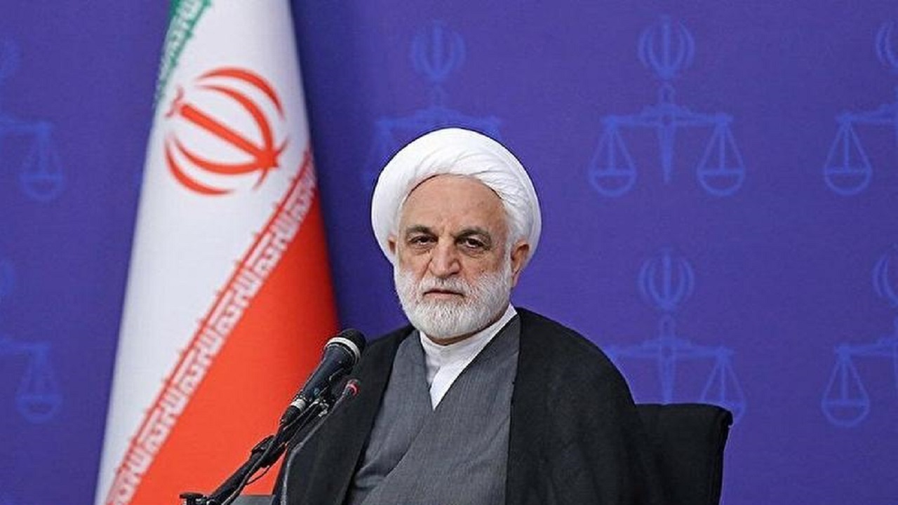 قضات تحت‌تأثیر فضاسازی‌های بیرونی قرار نگیرند/ رأی قضایی باید متقن و واضح باشد