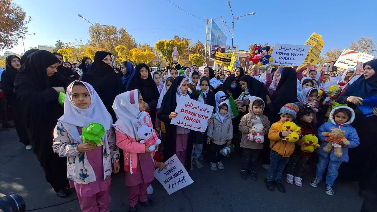 حضور كودكان در راهپيمايي