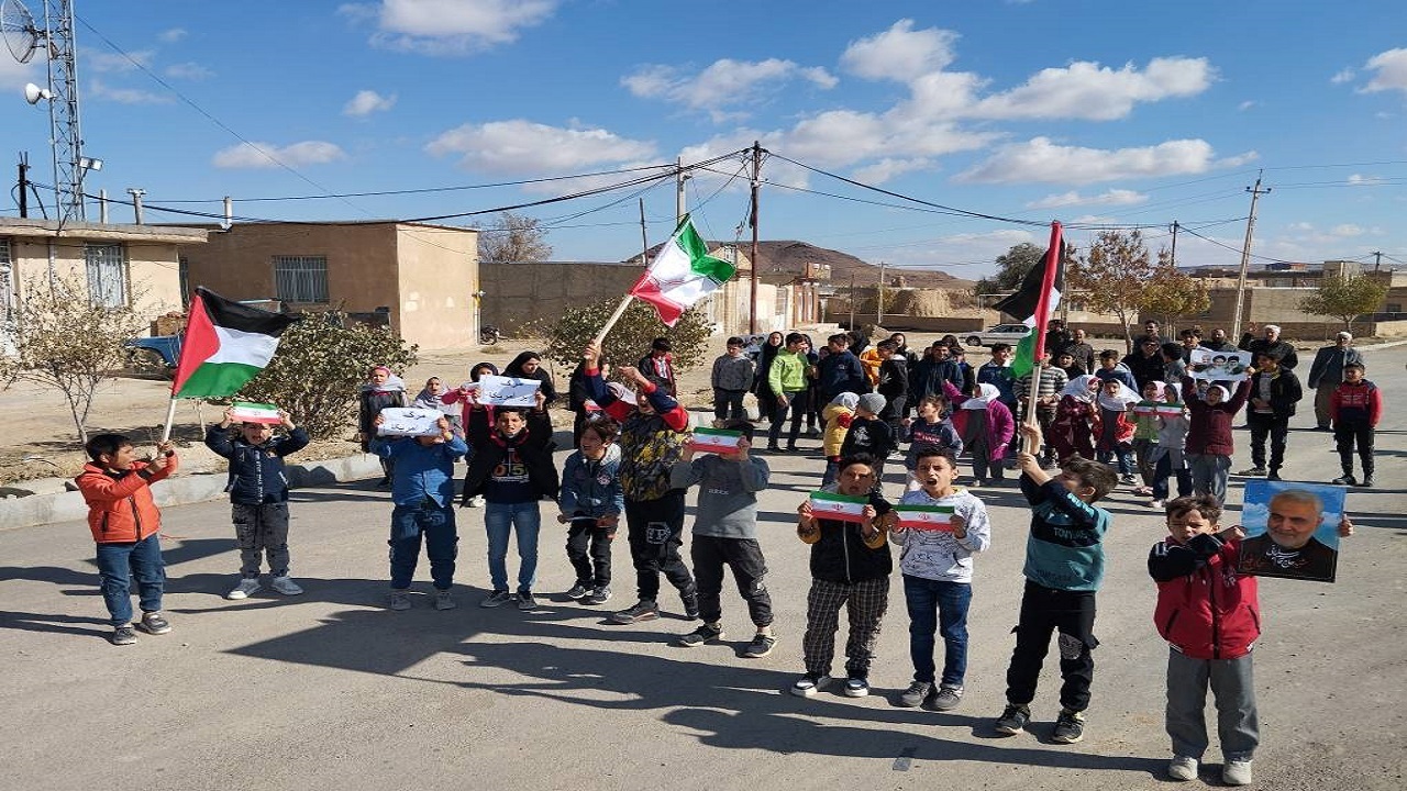 راهپیمایی مردم روستای قزانقره در حمایت از مردم غزه