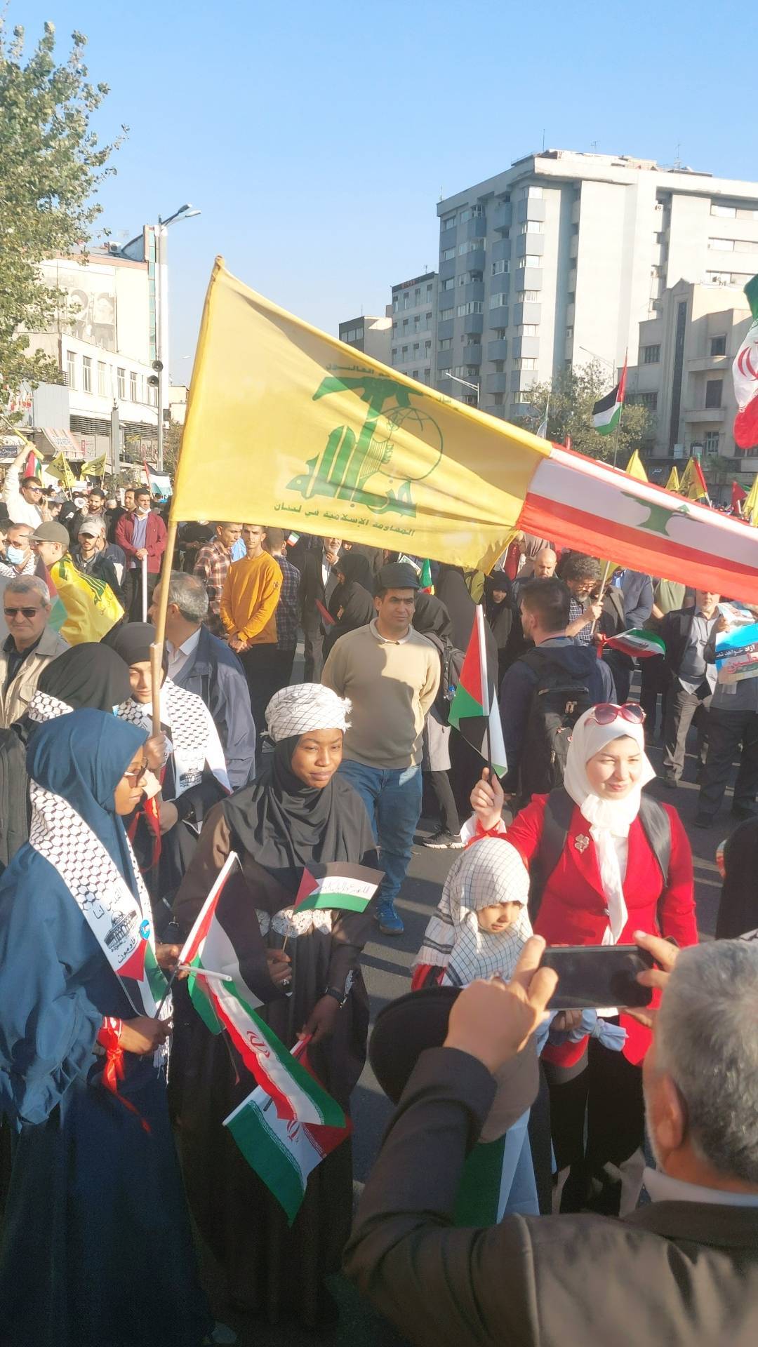 حضور افراد خارجي در راهپيمايي تهران