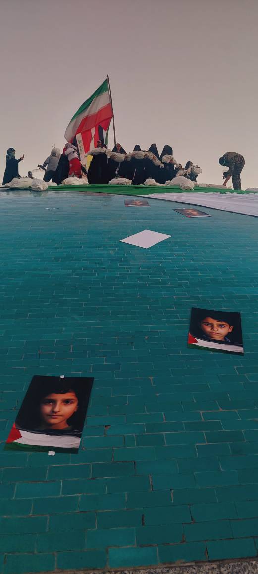نمادي از شهداي غزه در راهپيمايي