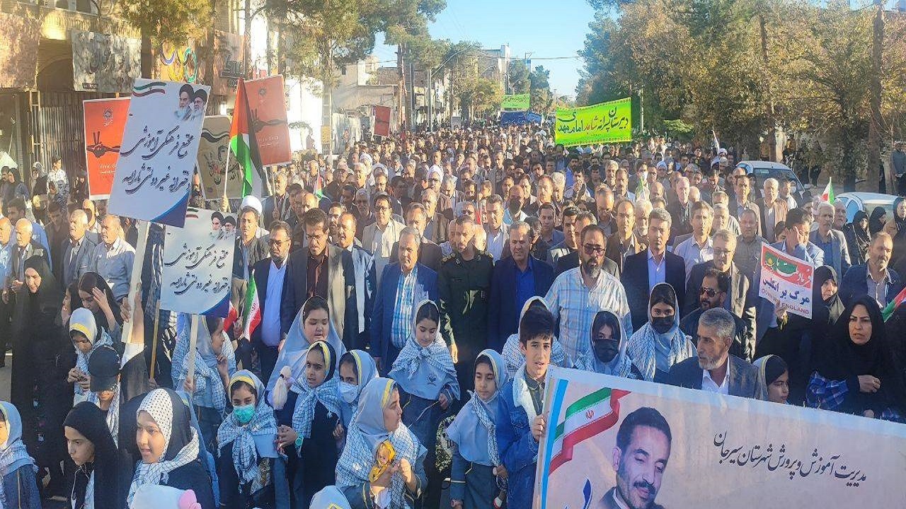 شهرستان های کرمان در محکومیت جنایات غزه راهپیمایی کردند+عکس