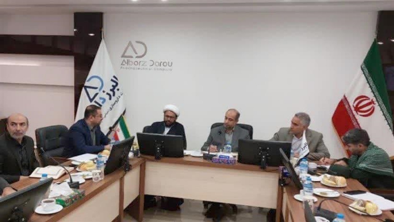 نشست مسئولان قضایی با تولید کنندگان شهرستان البرز 