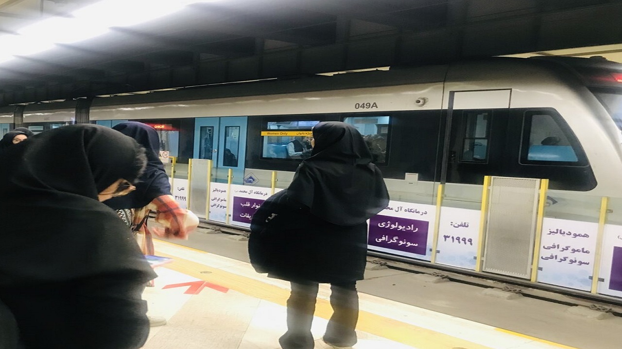 سرویس دهی خط یک مترو مشهد به دلیل نقص فنی با اختلال مواجه شد