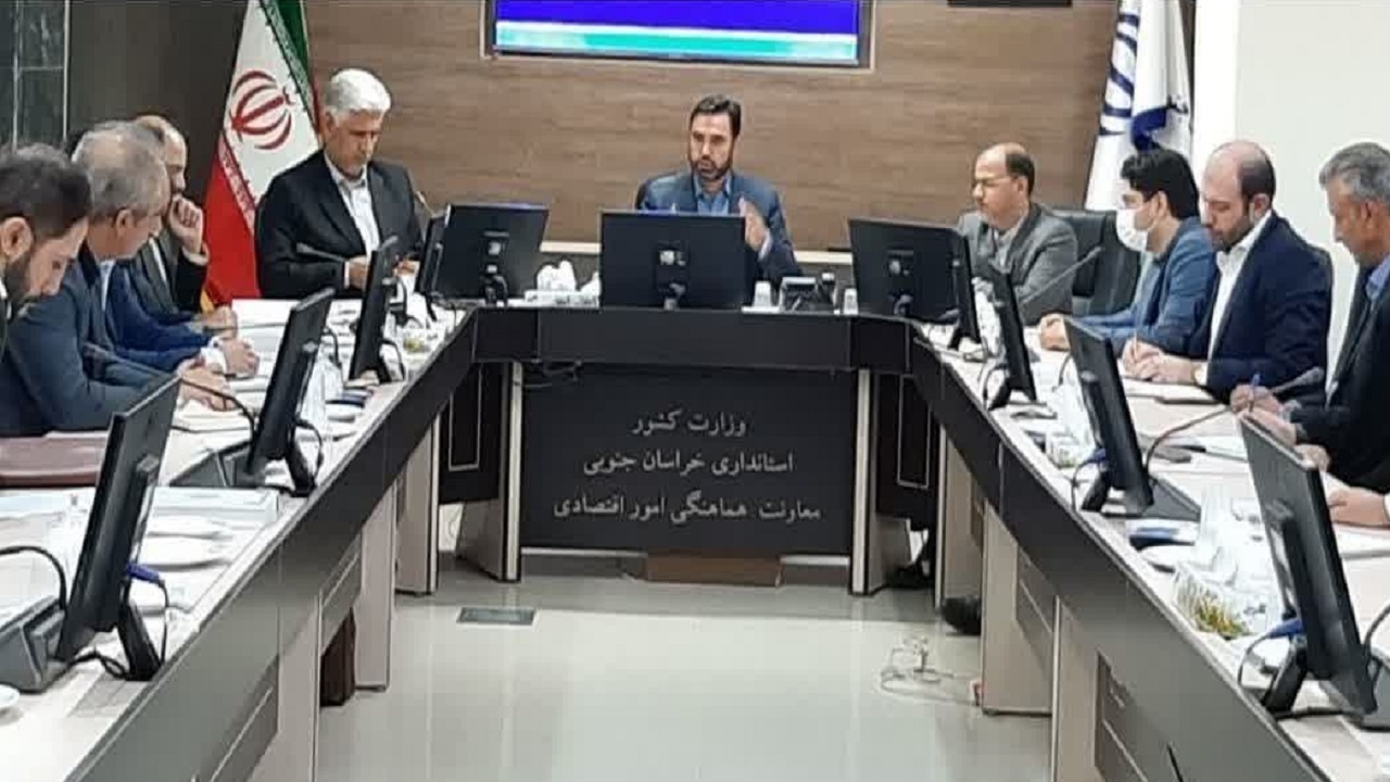 پرداخت مطالبات کارگران در اولویت باشد